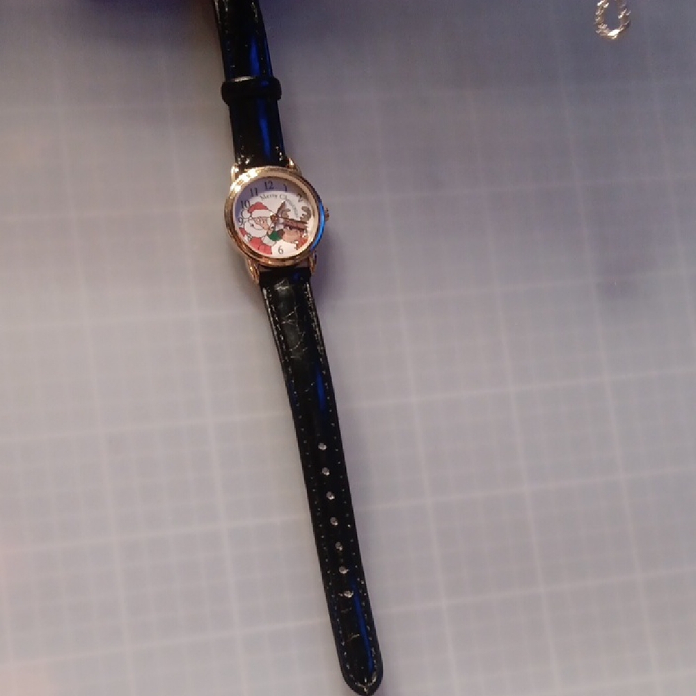 Elegant Black and Gold Women's Bracelet Watch